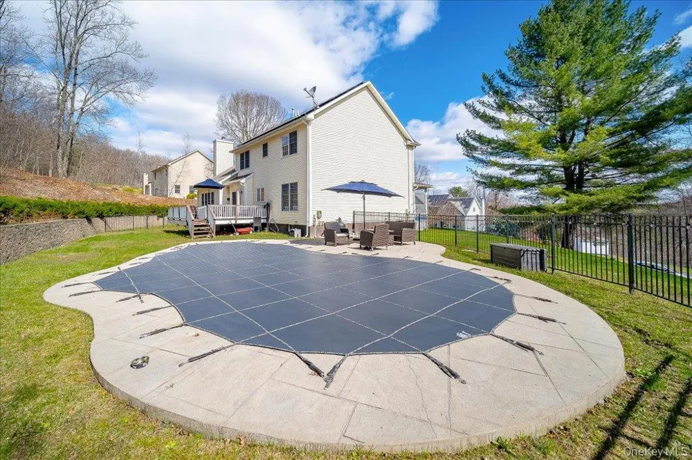 17 Long View Drive Unionville, NY 10988