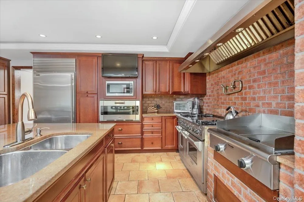 94 Heron Street Long Beach, NY 11561