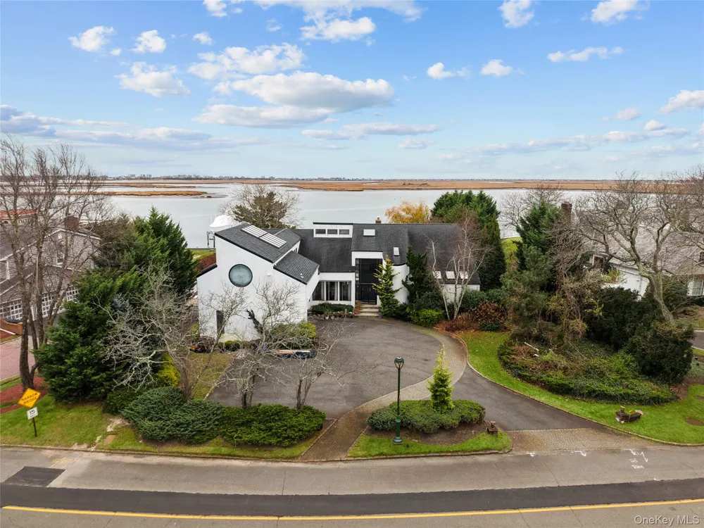 1010 Seawane Drive Hewlett Harbor, NY 11557