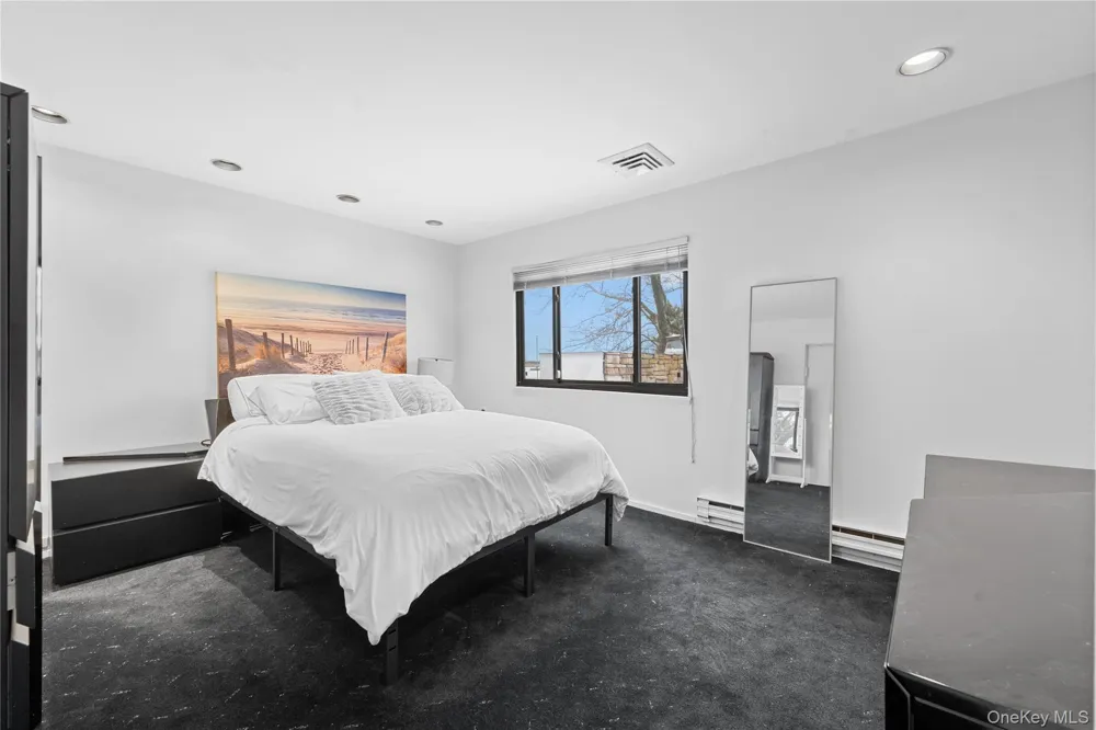 1010 Seawane Drive Hewlett Harbor, NY 11557