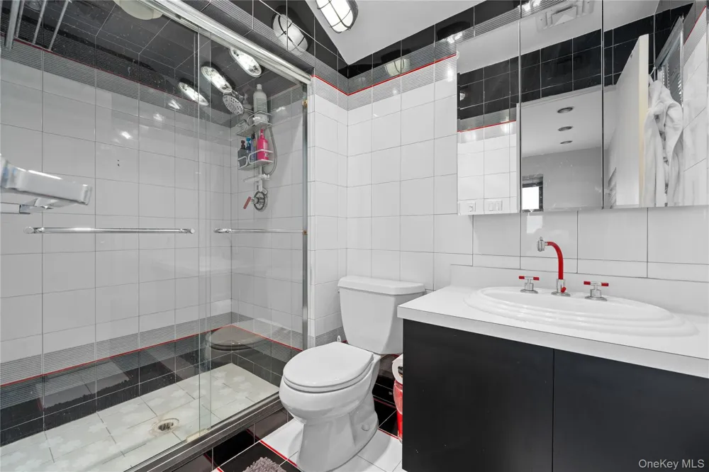 1010 Seawane Drive Hewlett Harbor, NY 11557