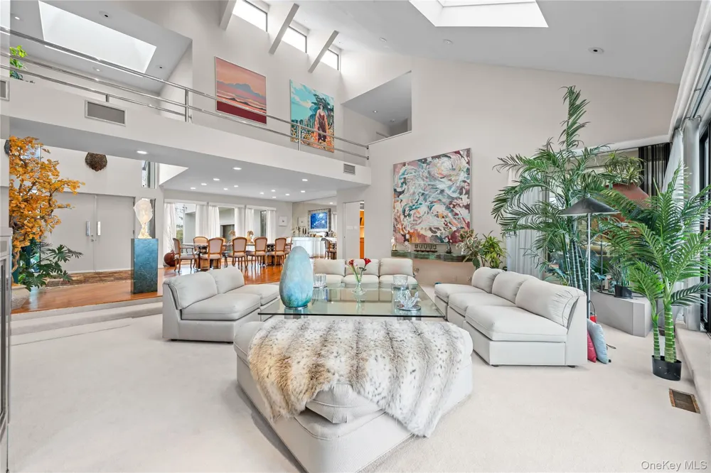 1010 Seawane Drive Hewlett Harbor, NY 11557