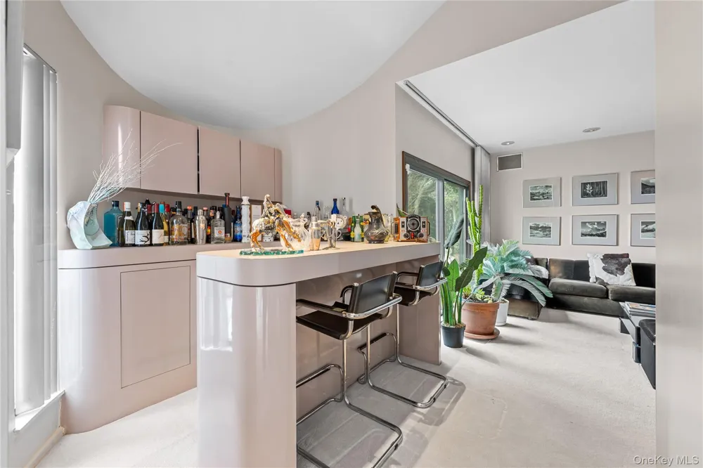 1010 Seawane Drive Hewlett Harbor, NY 11557
