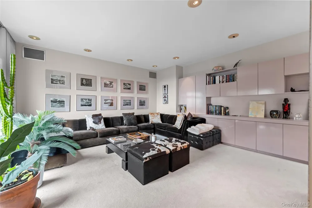 1010 Seawane Drive Hewlett Harbor, NY 11557