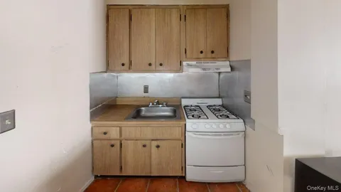 30 Fleetwood Avenue #5J