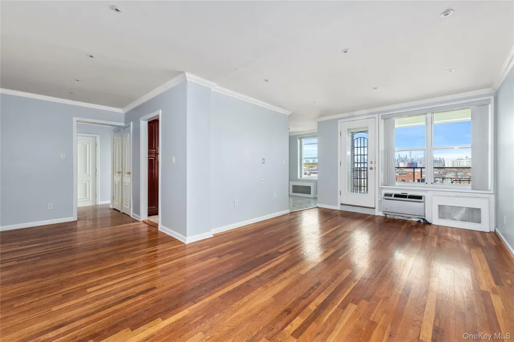60th Street 34th Avenue #6D Woodside, NY 11377