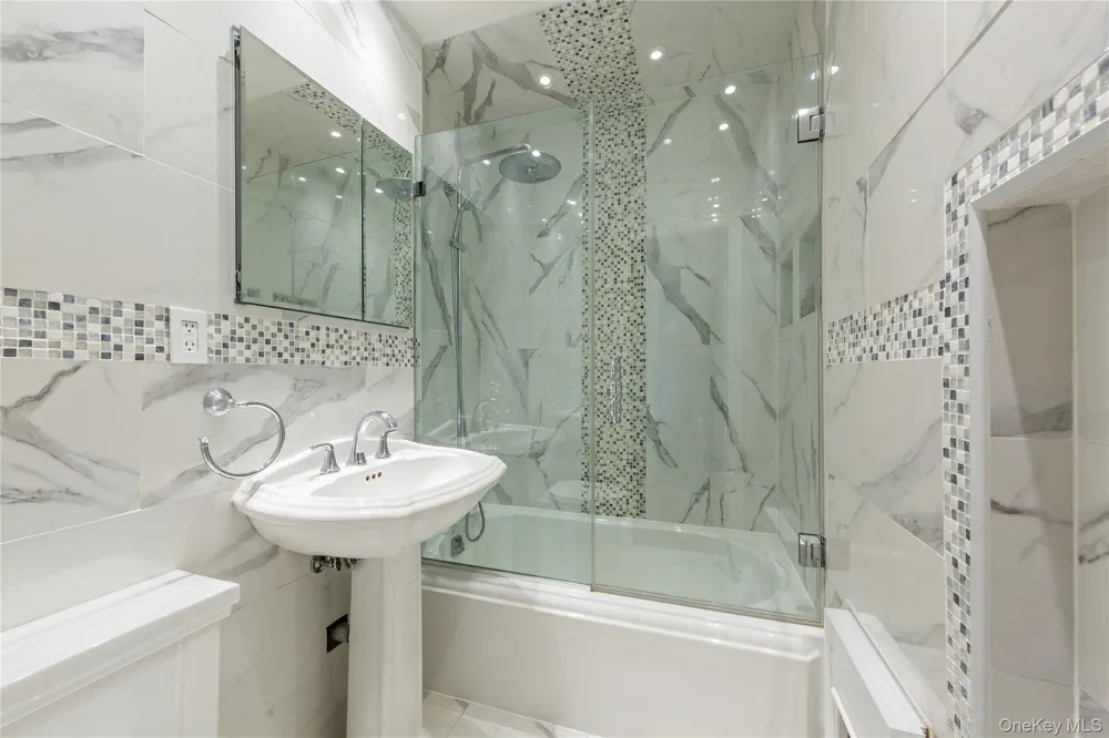 60th Street 34th Avenue #6D Woodside, NY 11377