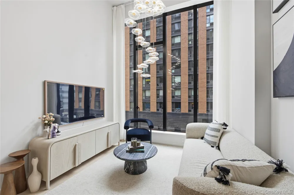25-08 43rd Avenue #6B Long Island City, NY 11101