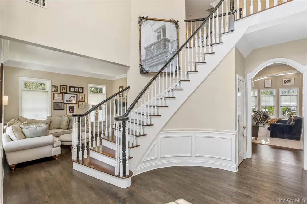 503 Cold Spring Road Laurel Hollow, NY 11791