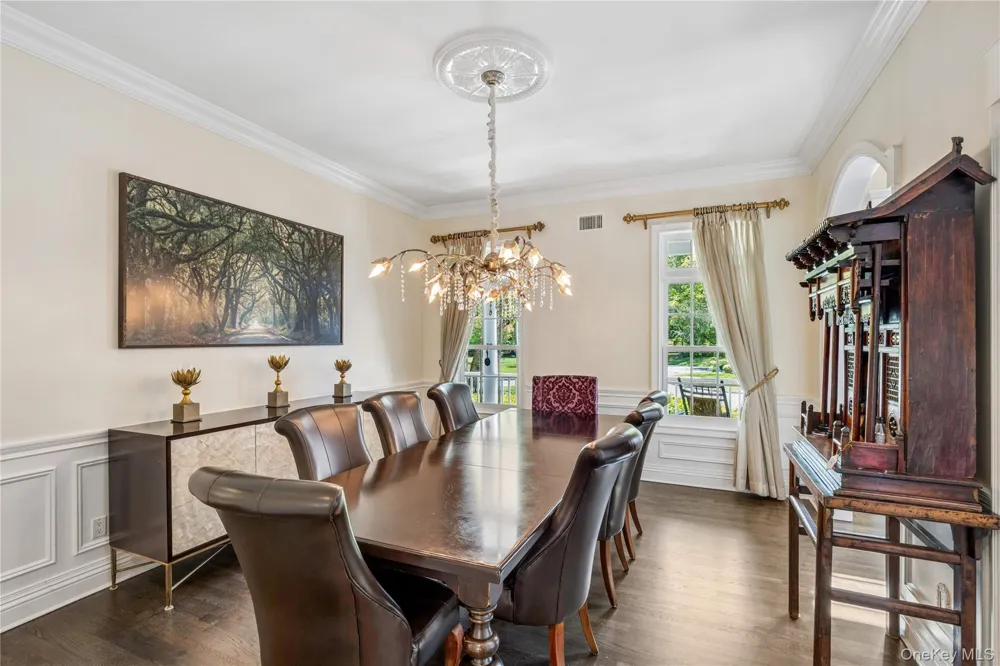 503 Cold Spring Road Laurel Hollow, NY 11791