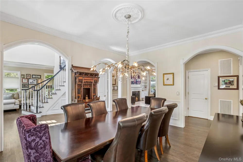 503 Cold Spring Road Laurel Hollow, NY 11791