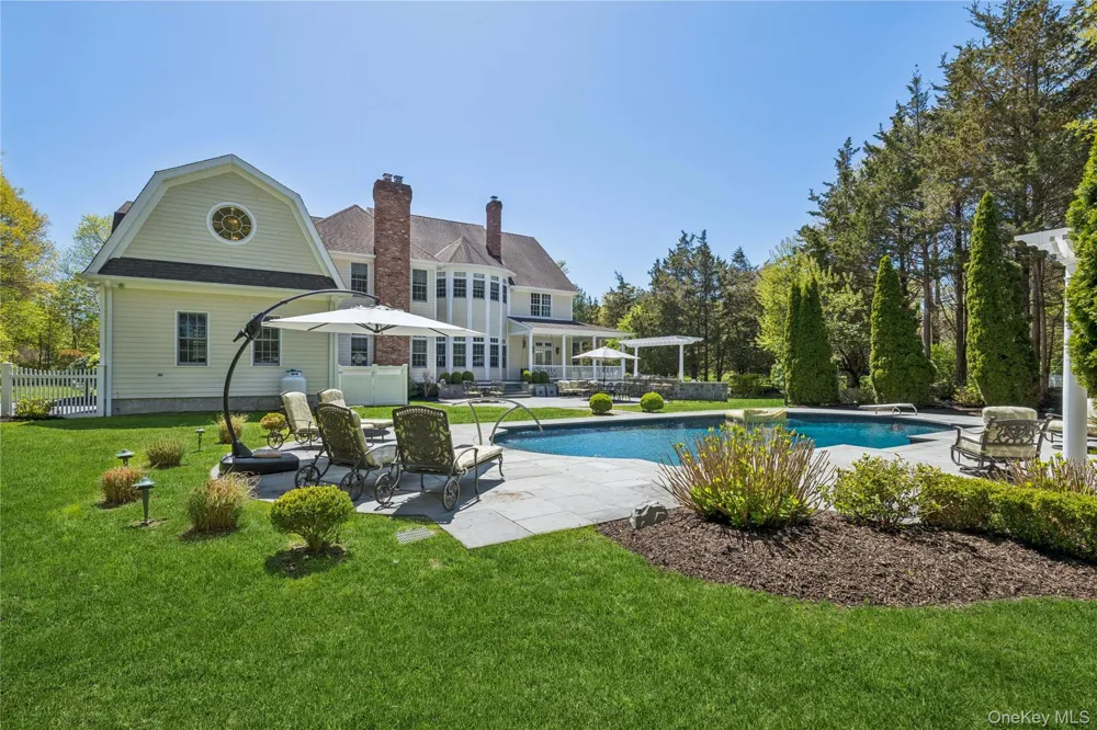 503 Cold Spring Road Laurel Hollow, NY 11791