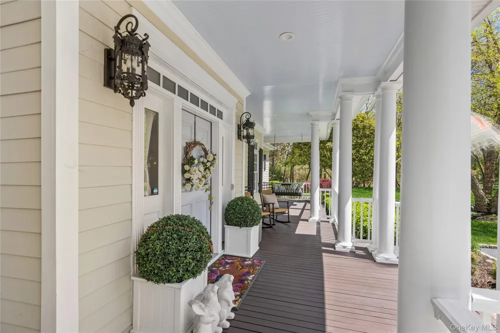 503 Cold Spring Road Laurel Hollow, NY 11791