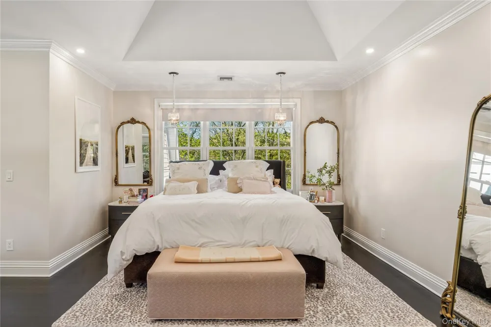 503 Cold Spring Road Laurel Hollow, NY 11791