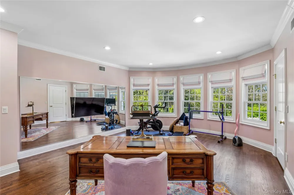 503 Cold Spring Road Laurel Hollow, NY 11791