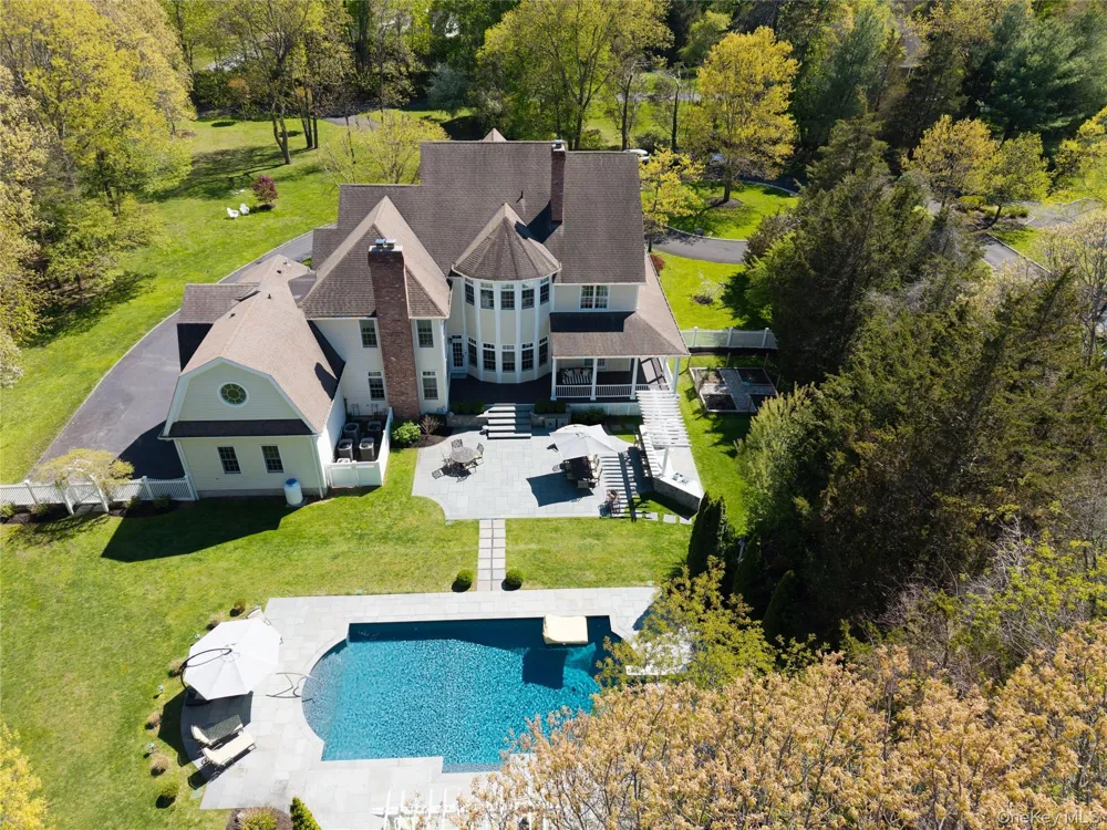 503 Cold Spring Road Laurel Hollow, NY 11791