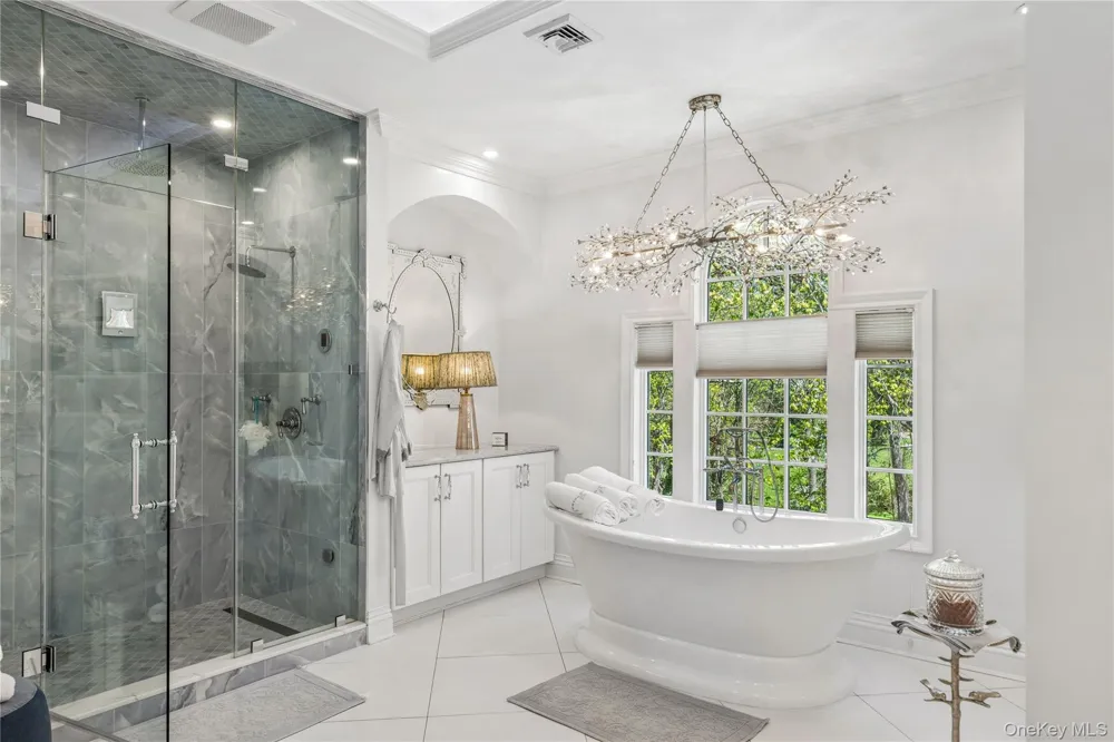503 Cold Spring Road Laurel Hollow, NY 11791