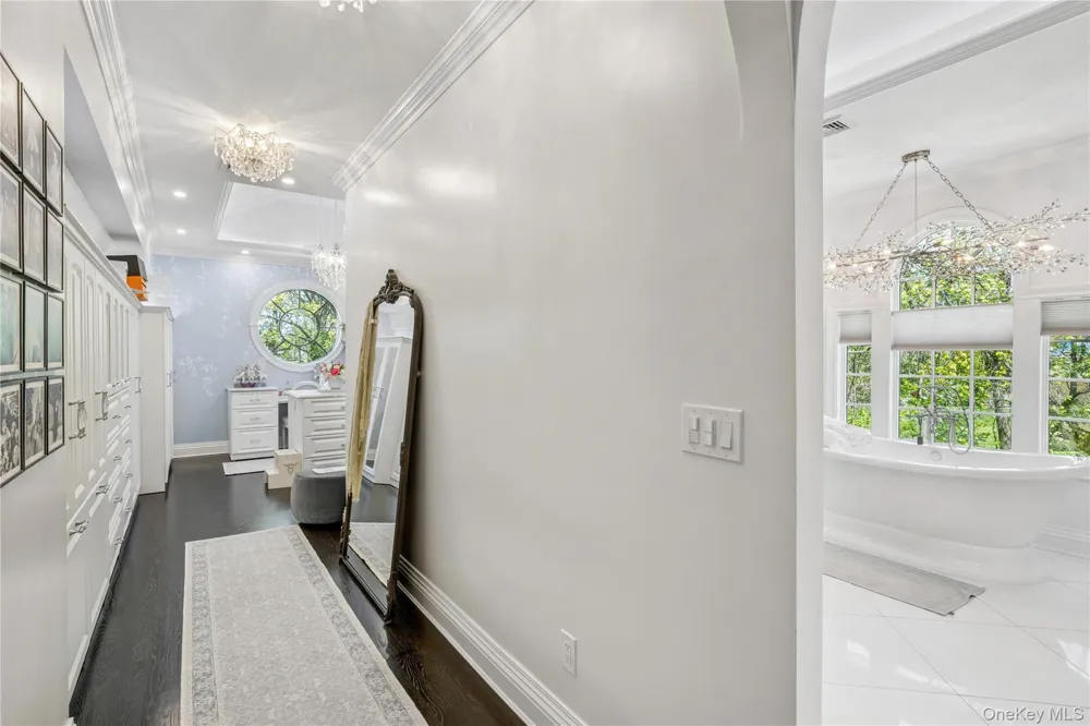 503 Cold Spring Road Laurel Hollow, NY 11791