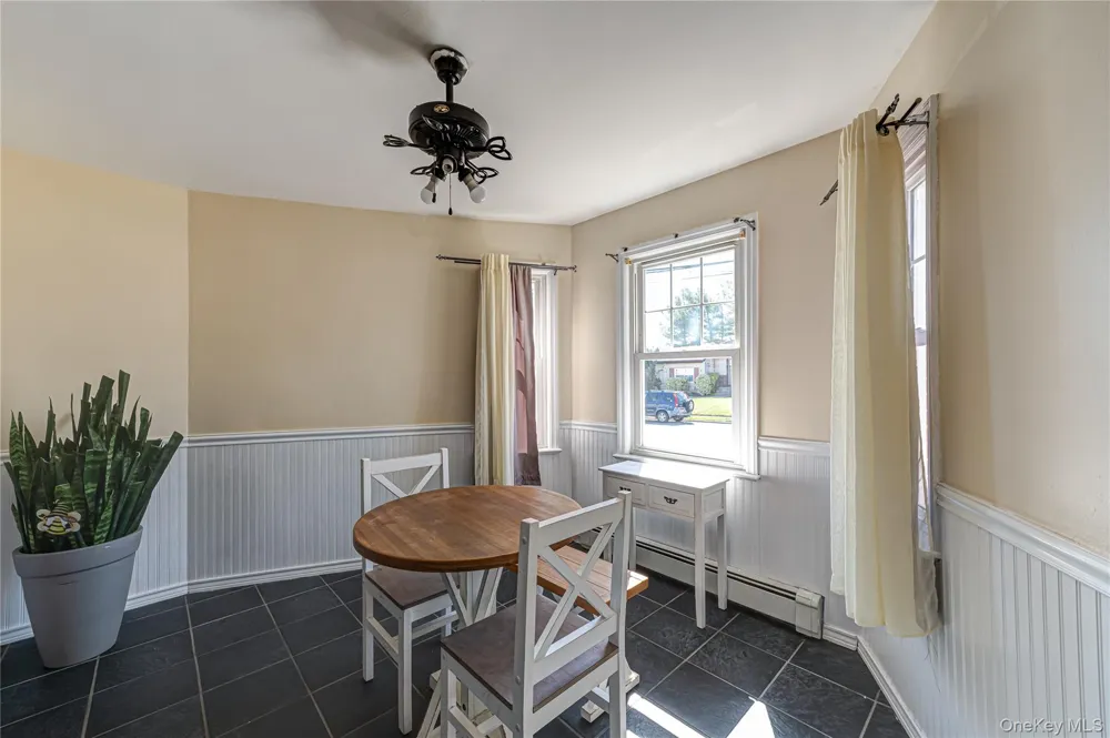70 Bristol Street Lindenhurst, NY 11757