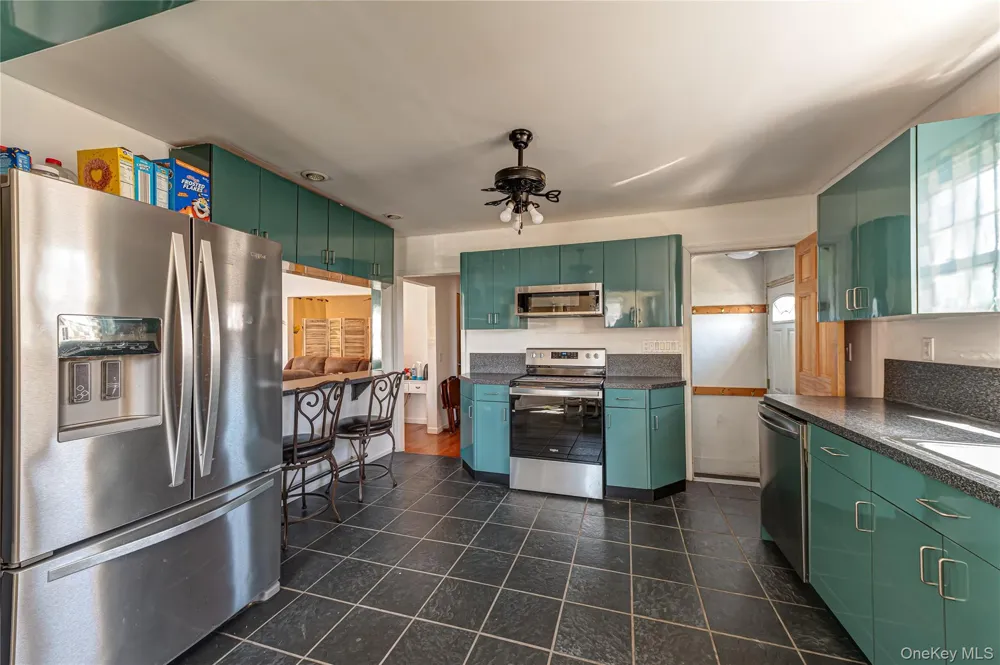 70 Bristol Street Lindenhurst, NY 11757