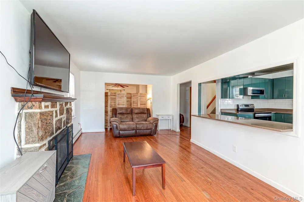 70 Bristol Street Lindenhurst, NY 11757