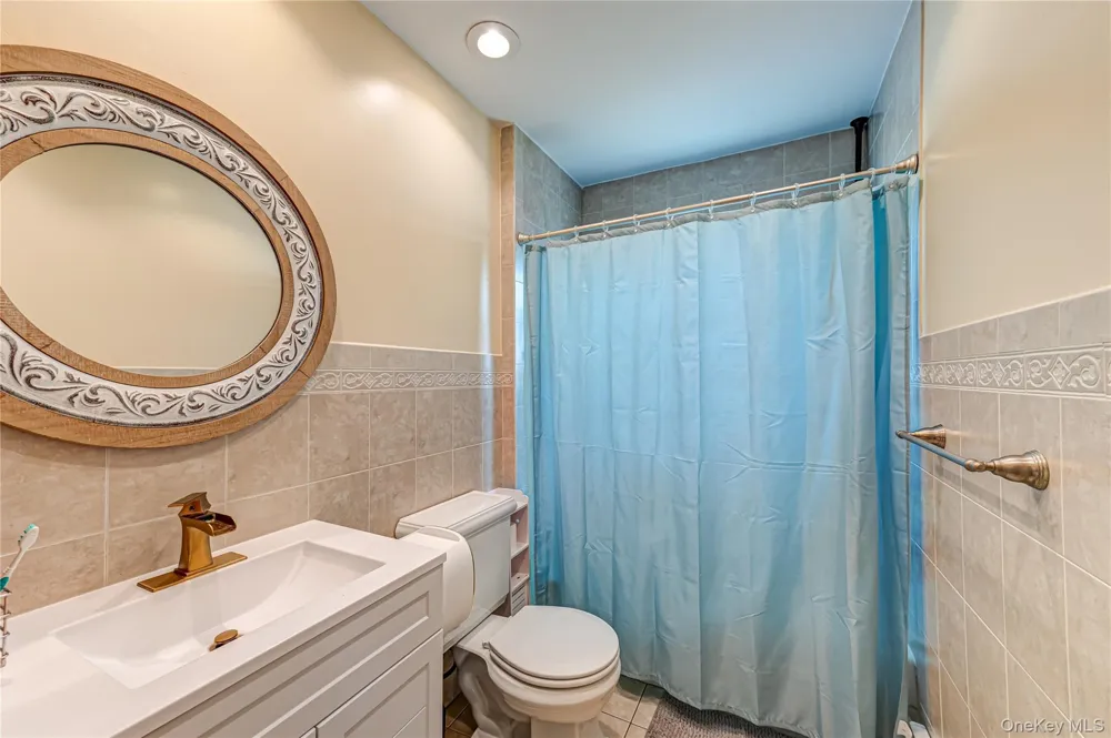 70 Bristol Street Lindenhurst, NY 11757