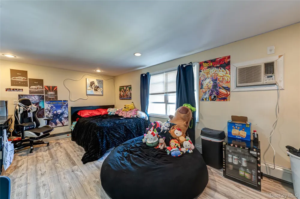 70 Bristol Street Lindenhurst, NY 11757