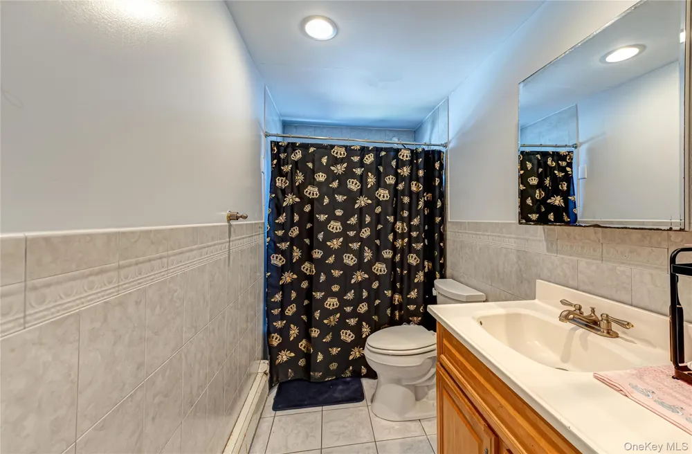 70 Bristol Street Lindenhurst, NY 11757