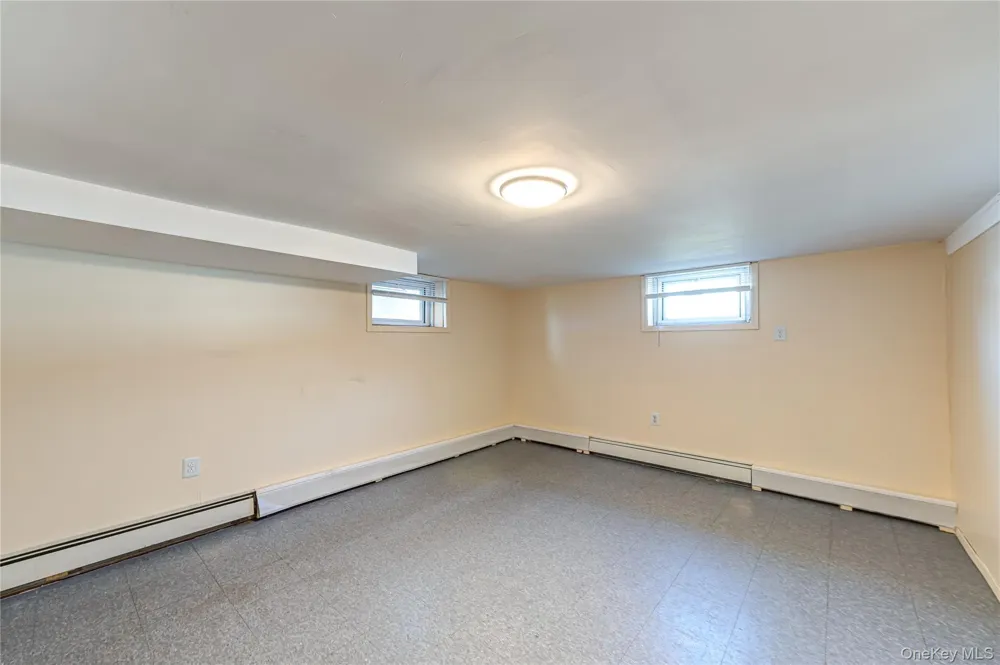 70 Bristol Street Lindenhurst, NY 11757