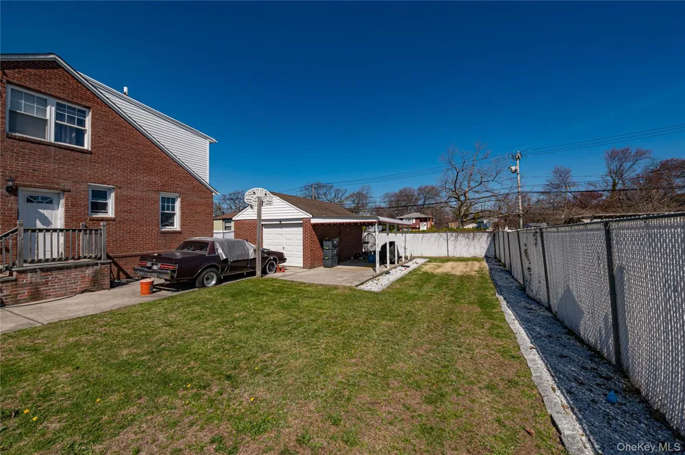 70 Bristol Street Lindenhurst, NY 11757