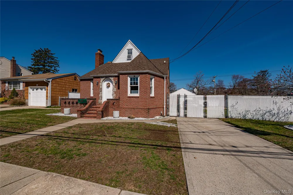 70 Bristol Street Lindenhurst, NY 11757