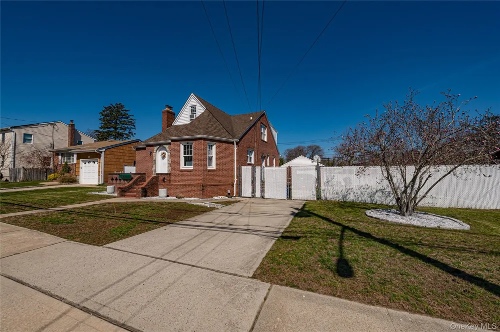 70 Bristol Street Lindenhurst, NY 11757