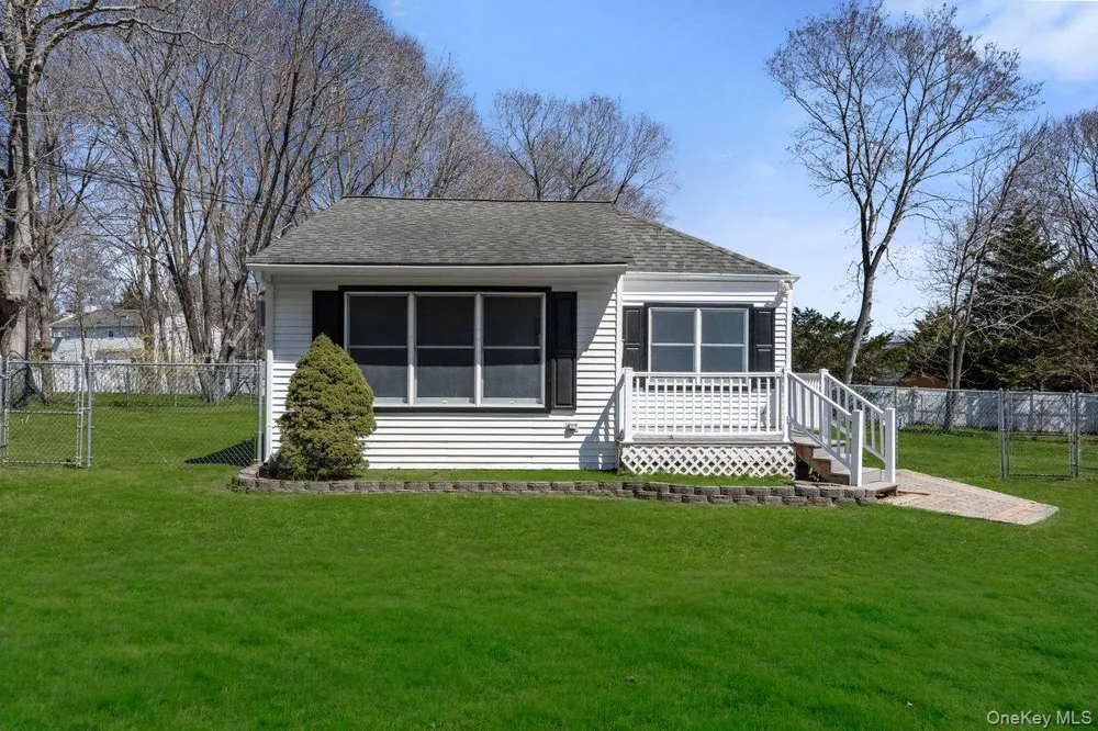 819 Canal Road Mount Sinai, NY 11766
