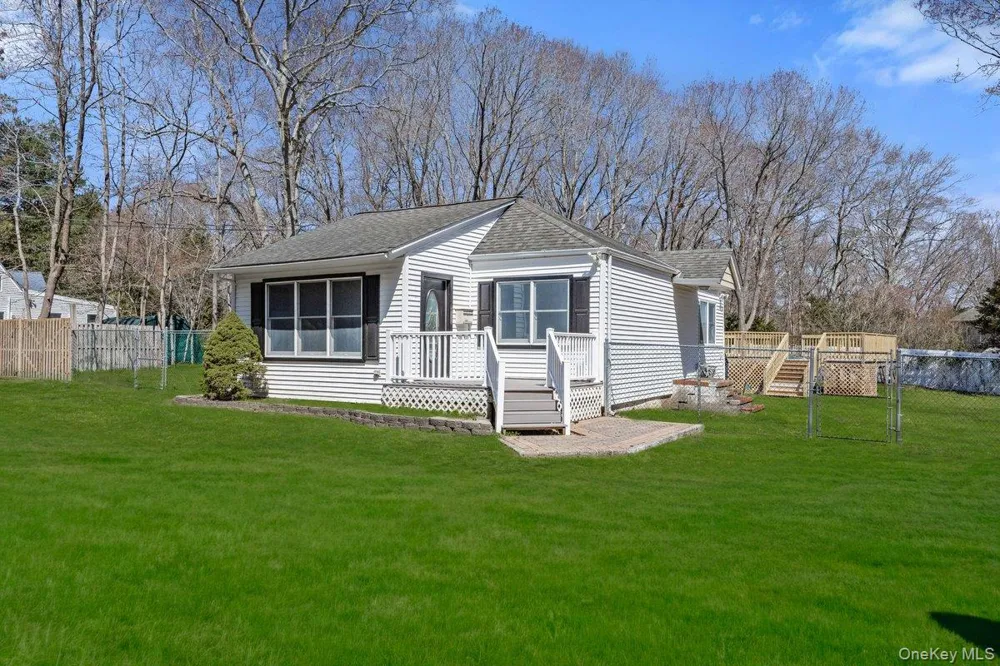 819 Canal Road Mount Sinai, NY 11766