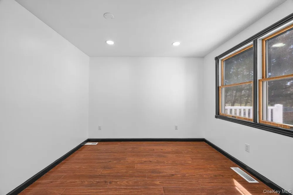 819 Canal Road Mount Sinai, NY 11766