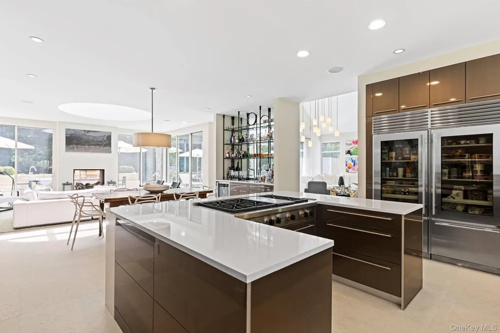 7 Rolling Wood Lane East Hampton, NY 11937