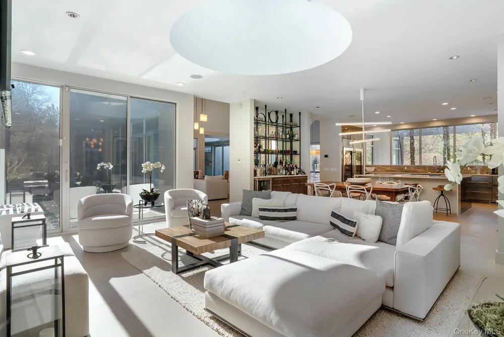 7 Rolling Wood Lane East Hampton, NY 11937