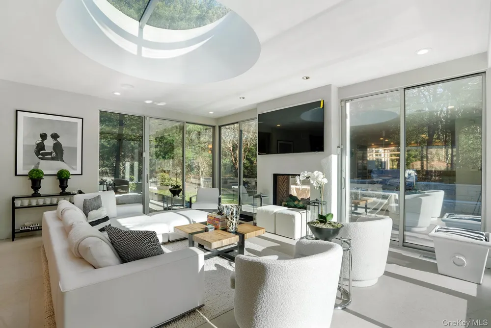 7 Rolling Wood Lane East Hampton, NY 11937
