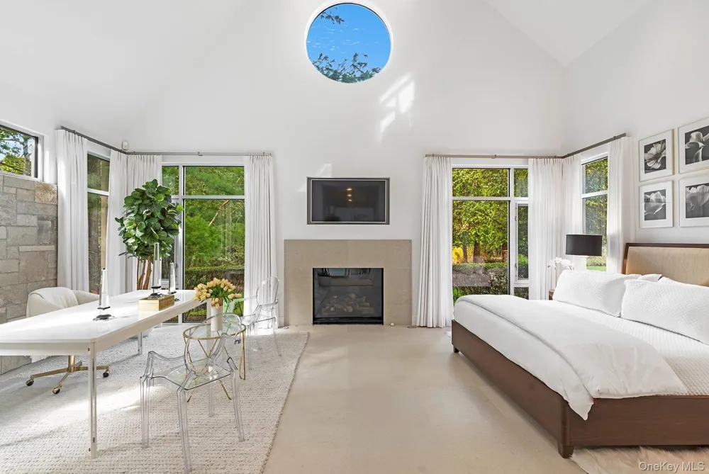 7 Rolling Wood Lane East Hampton, NY 11937