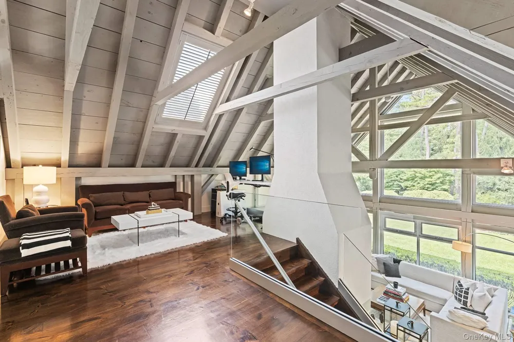 7 Rolling Wood Lane East Hampton, NY 11937