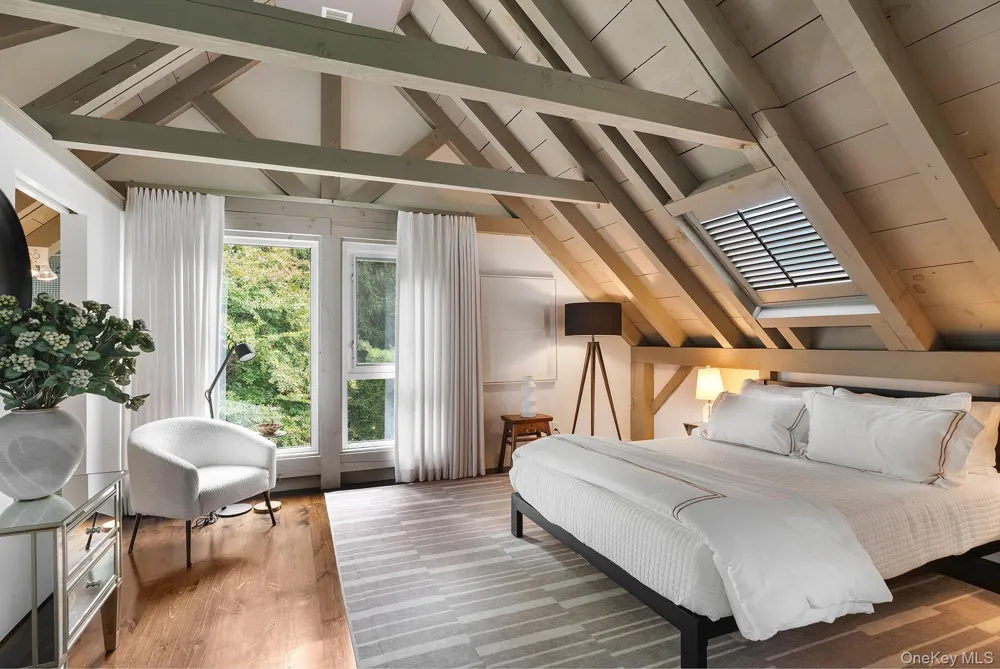 7 Rolling Wood Lane East Hampton, NY 11937