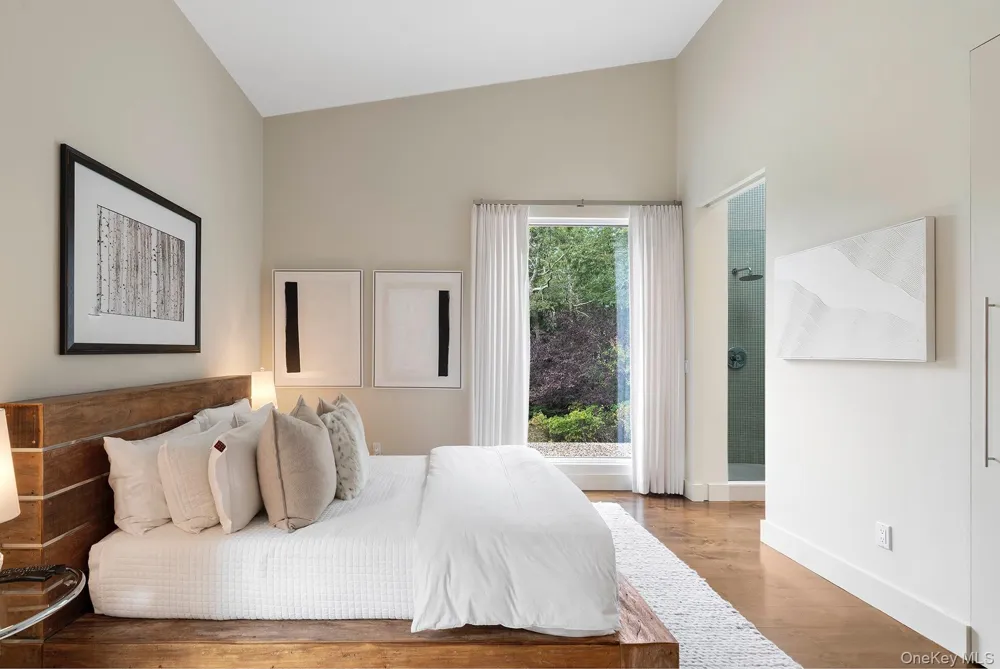 7 Rolling Wood Lane East Hampton, NY 11937