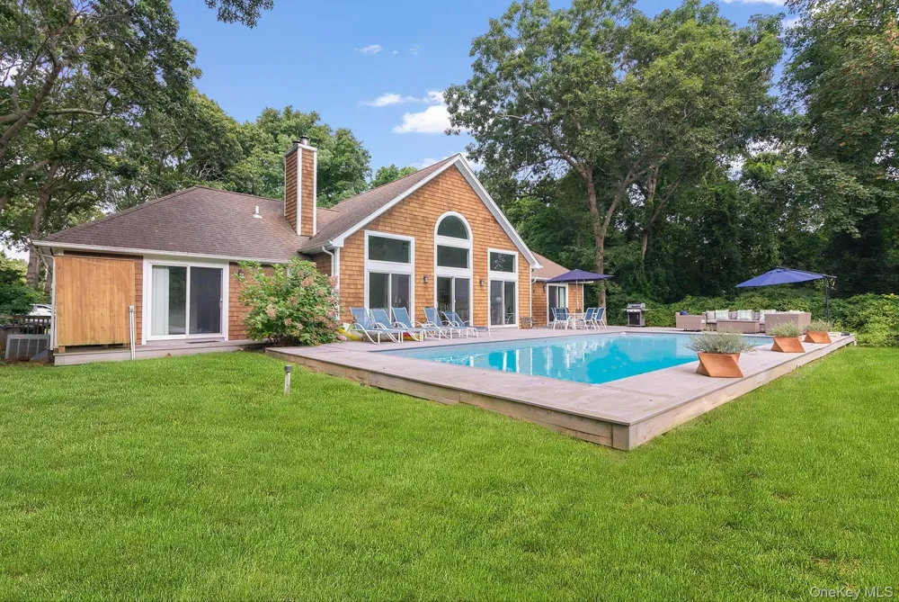 20 Cutter Court East Hampton, NY 11937