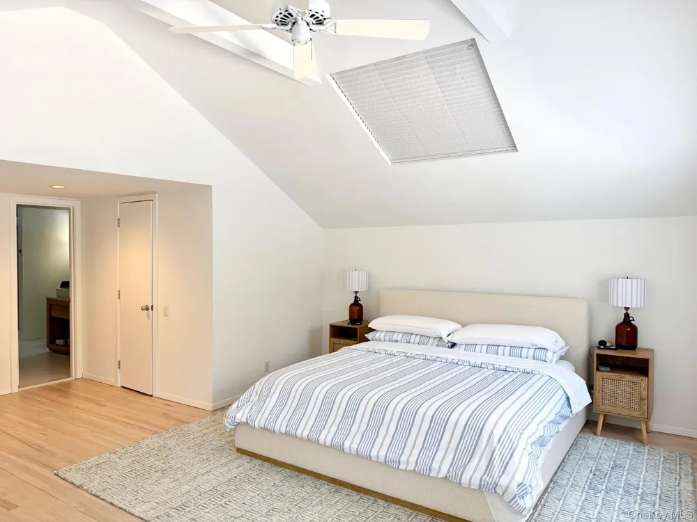33 Oak Hill Lane East Hampton, NY 11937