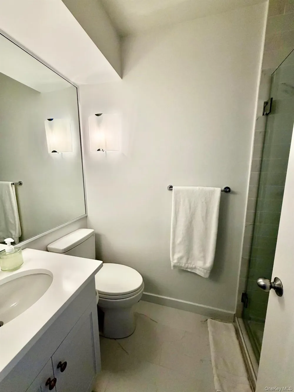 33 Oak Hill Lane East Hampton, NY 11937