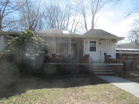 72 Ten Eyck Avenue