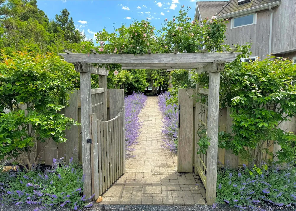 162 Dune Road Quogue, NY 11959