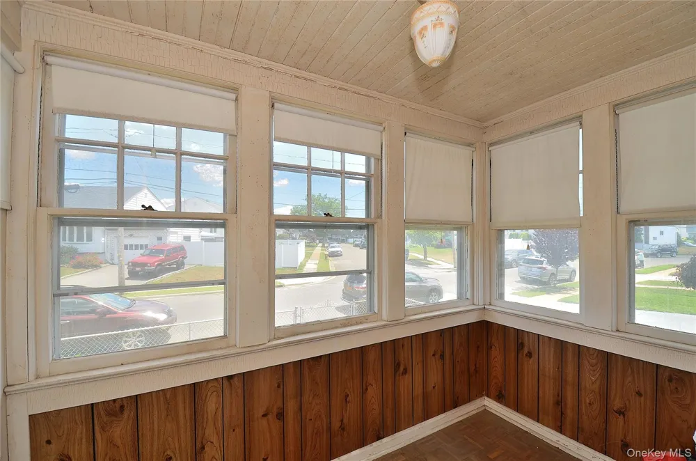 2586 Riverside Drive Wantagh, NY 11793