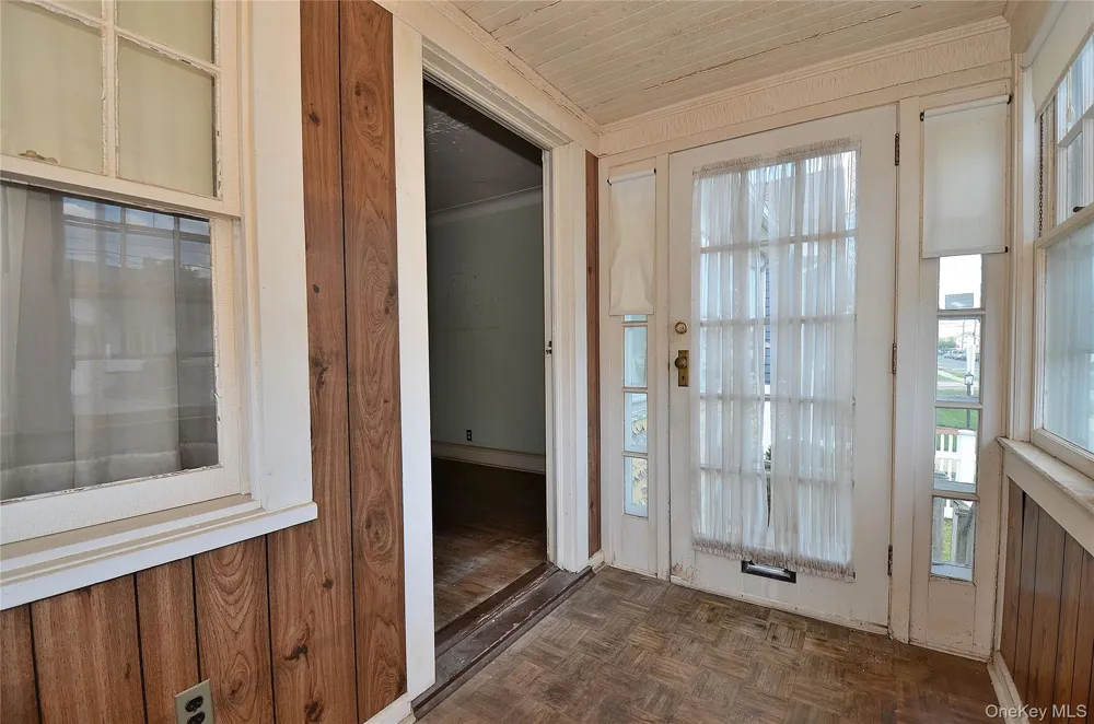 2586 Riverside Drive Wantagh, NY 11793