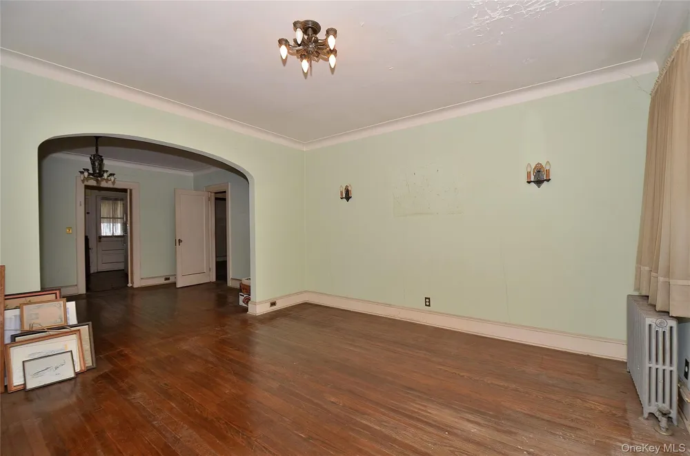 2586 Riverside Drive Wantagh, NY 11793